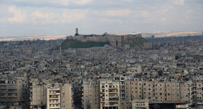 الدمار: حلب المركز التجاري السوري سابقاً، قد تعرضت للدمار بسبب القتال